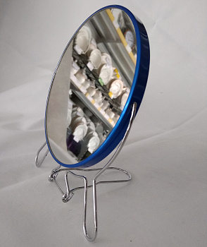 Зеркало на подставке