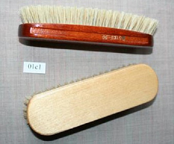 Щетка для одежды деревянная из натуральной щетины 160*45мм