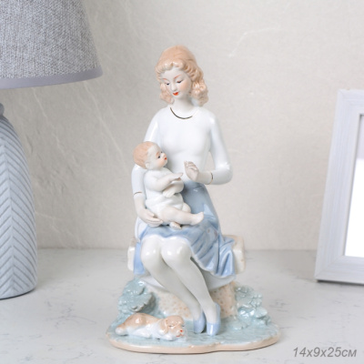 Статуэтка "Дама с младенцом"  25см