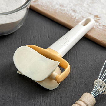 Ролик для вырезания кругов из теста «Ваниль» d7см 17.5см Ролик для вырезания кругов из теста «Ваниль» d7см 17.5см