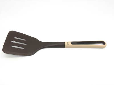 Лопатка перфорированная  пласт.